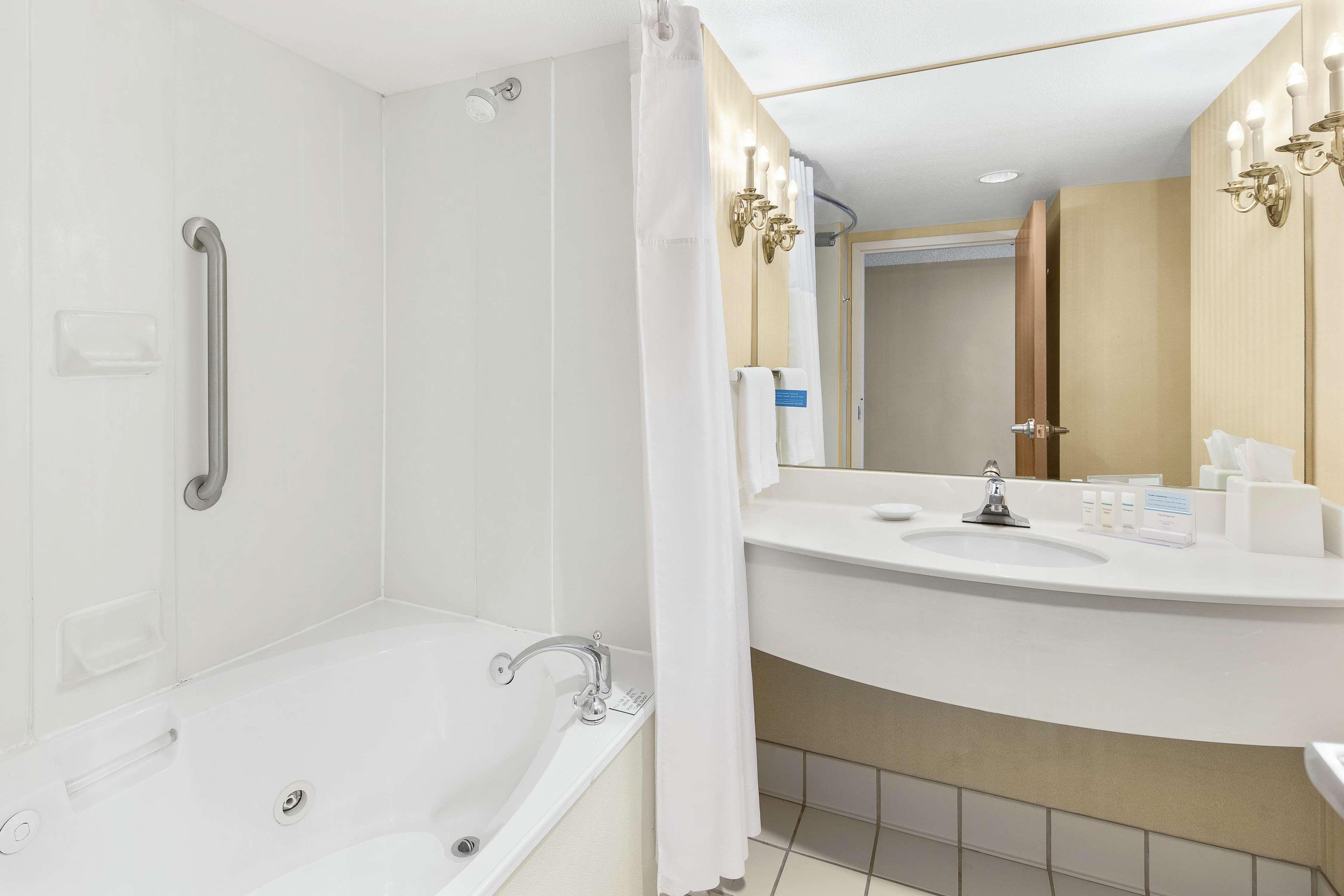 Hampton Inn Columbus-North Екстер'єр фото