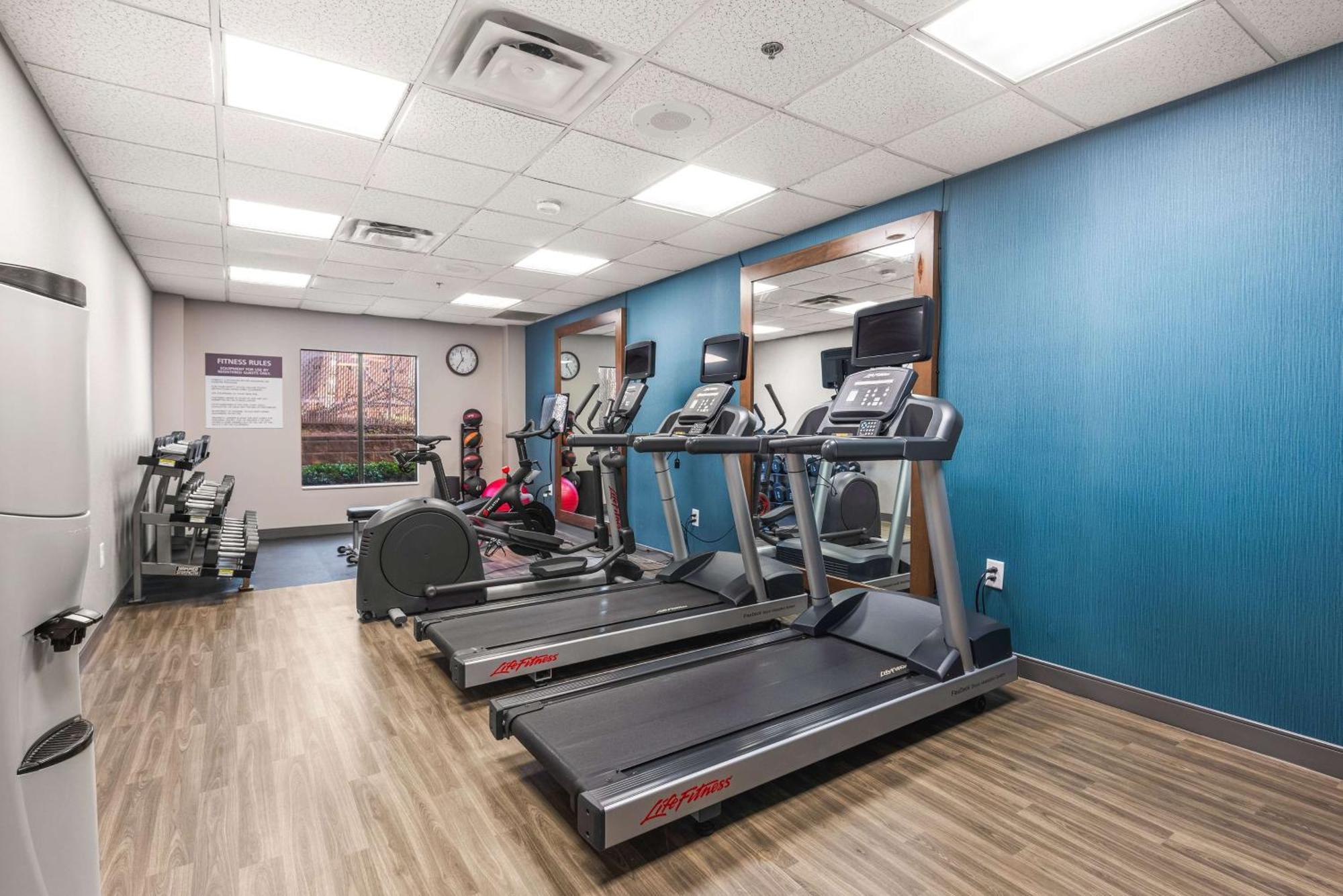 Hampton Inn Columbus-North Екстер'єр фото