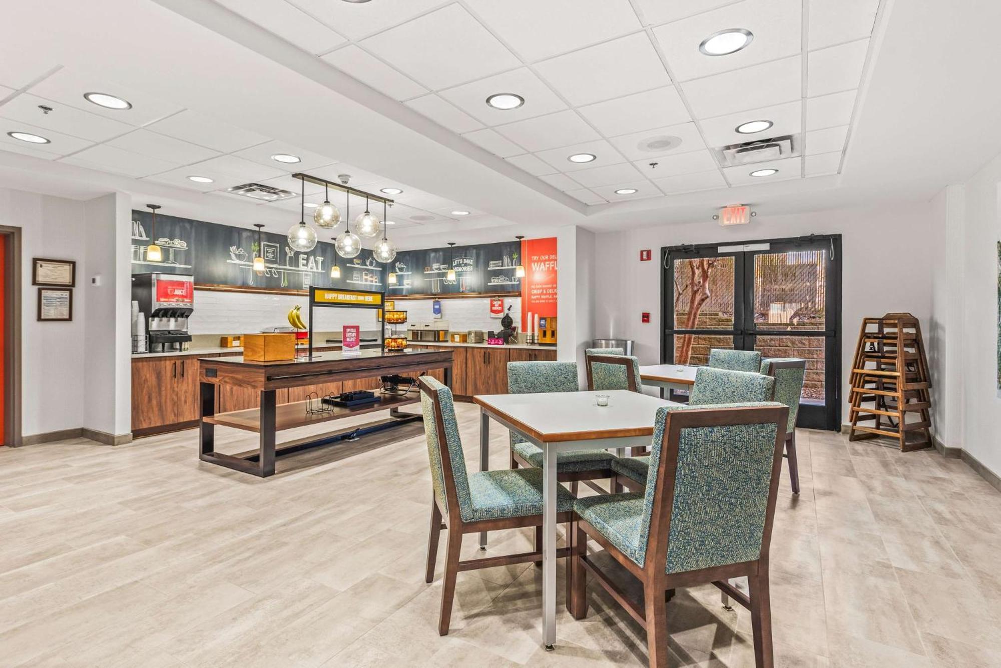 Hampton Inn Columbus-North Екстер'єр фото