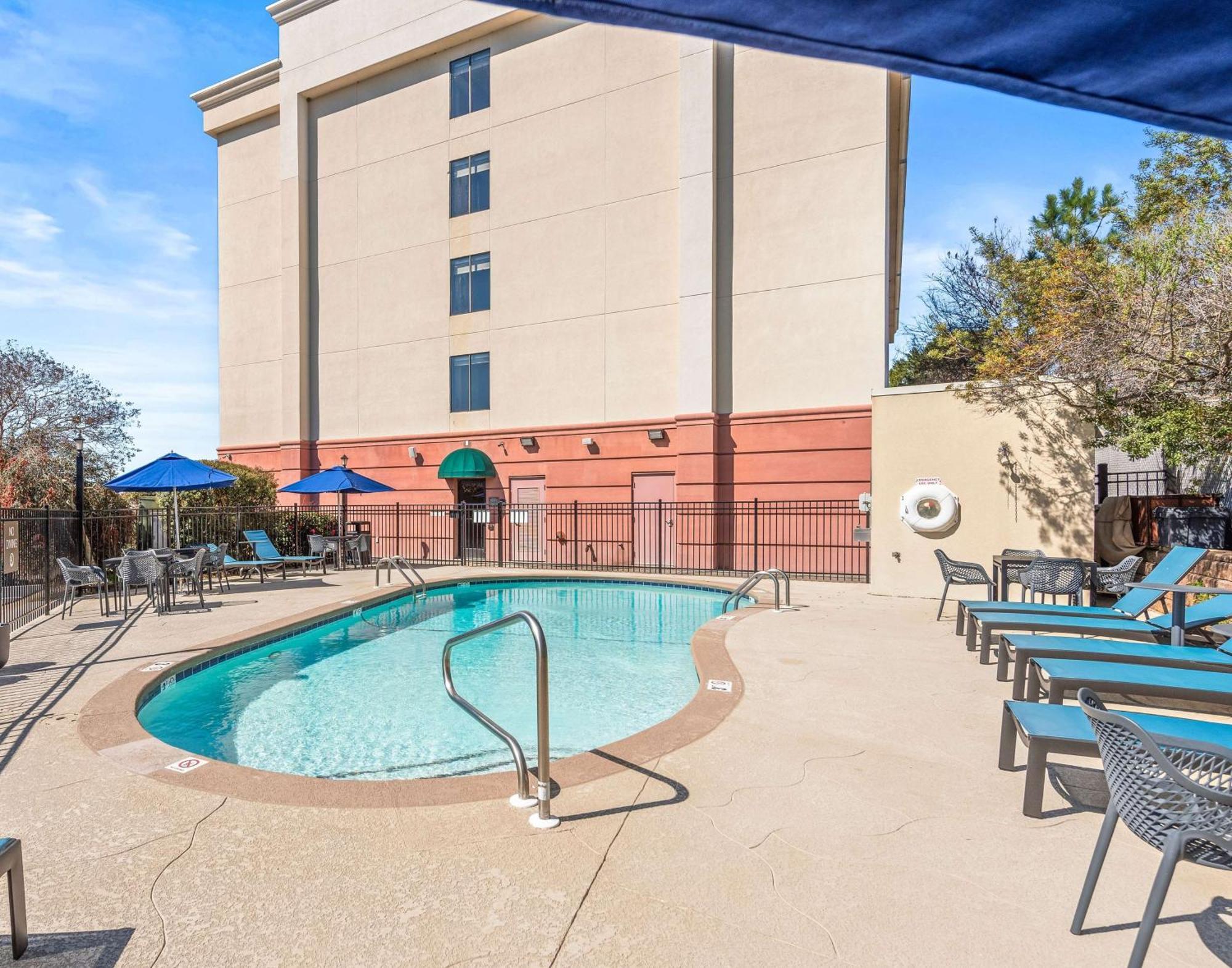 Hampton Inn Columbus-North Екстер'єр фото