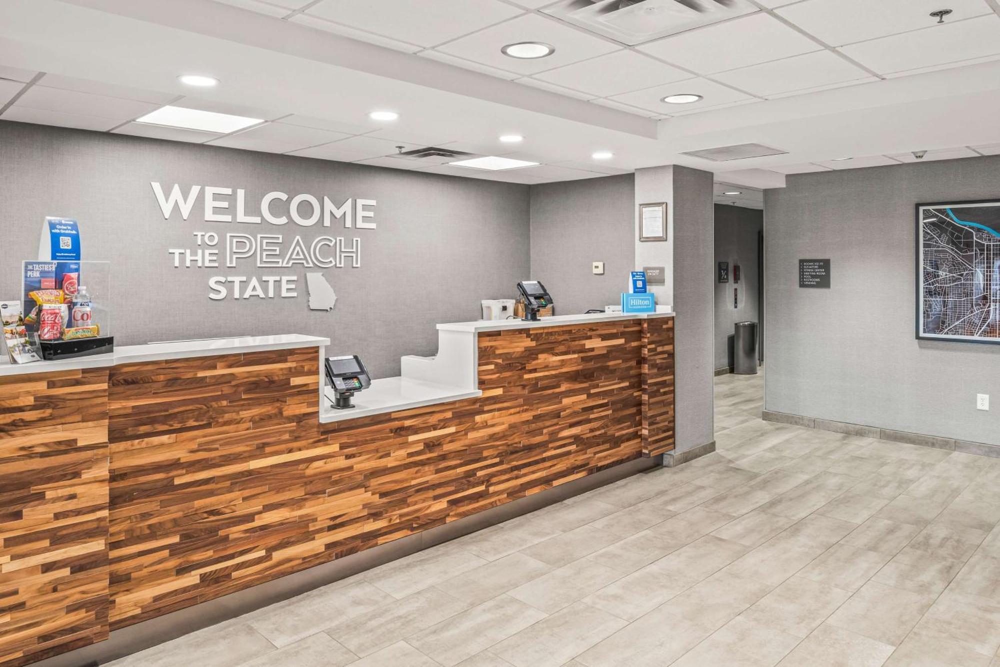 Hampton Inn Columbus-North Екстер'єр фото