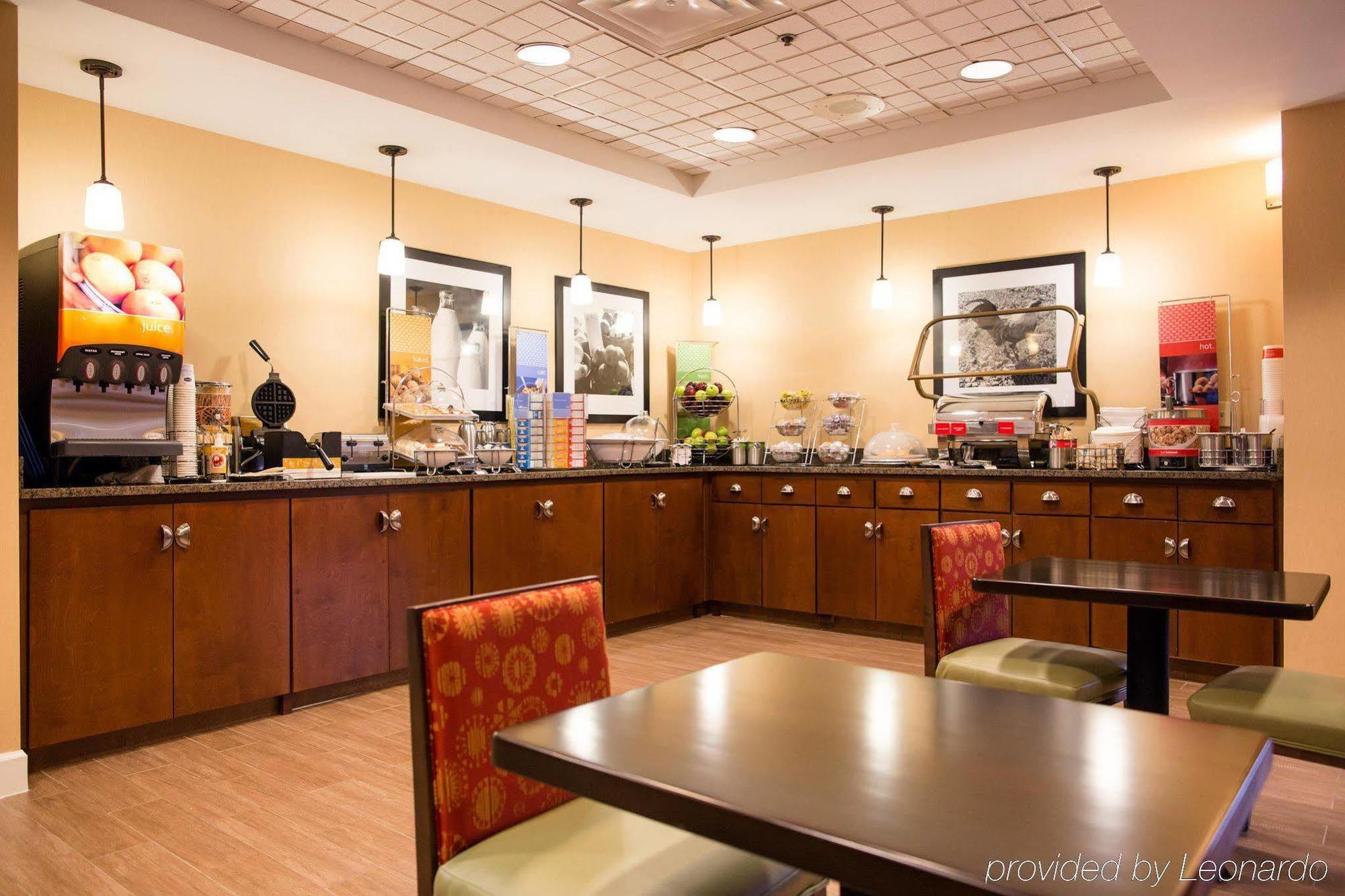 Hampton Inn Columbus-North Екстер'єр фото