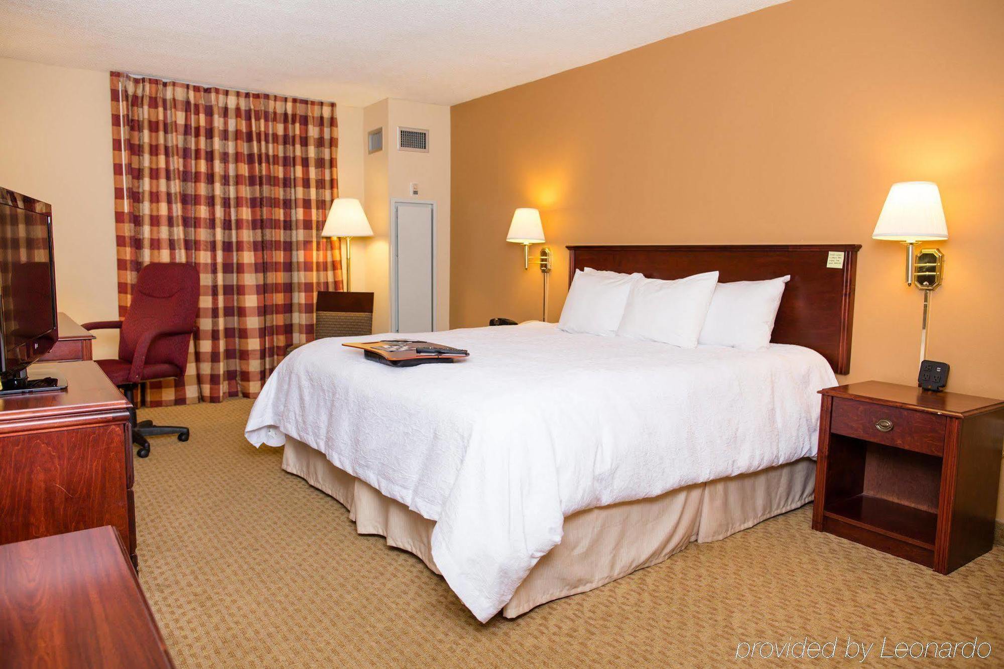 Hampton Inn Columbus-North Екстер'єр фото