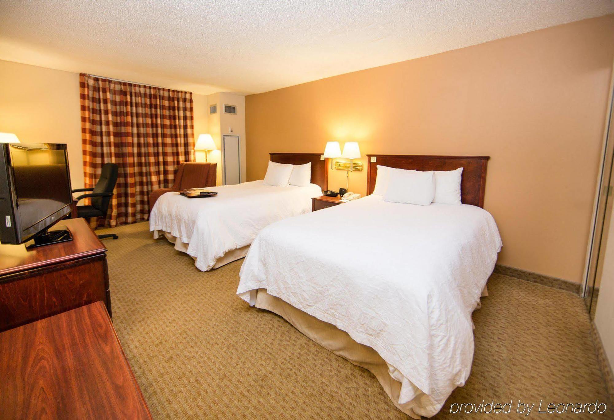 Hampton Inn Columbus-North Екстер'єр фото