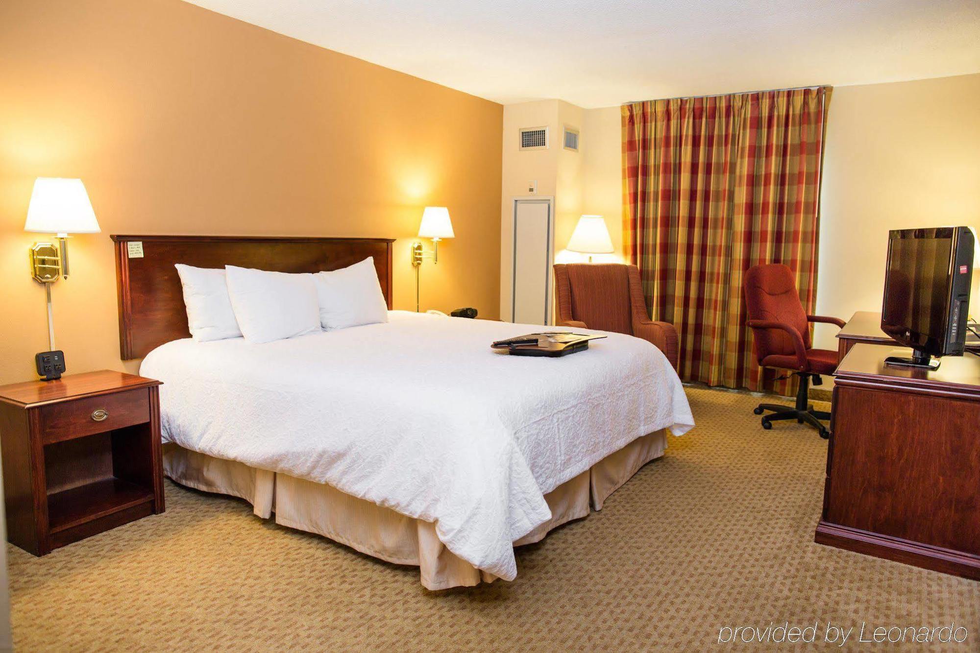 Hampton Inn Columbus-North Екстер'єр фото